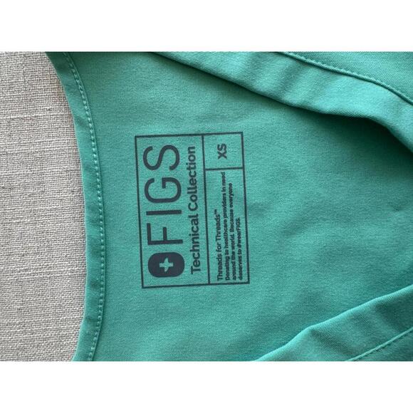 FIGS Casma Scrub Top Surgical Green Extra Small - Picture 4 of 6